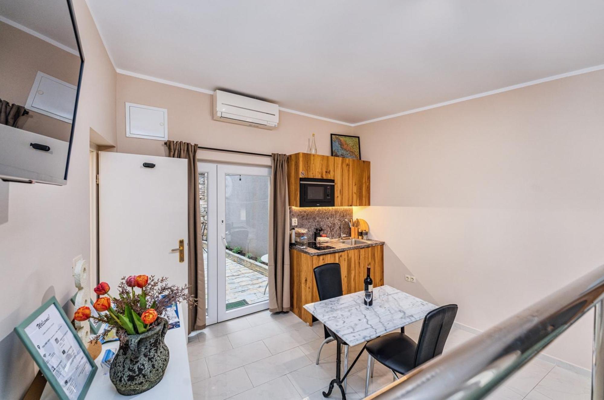 Samm Apartments 시베니크 외부 사진