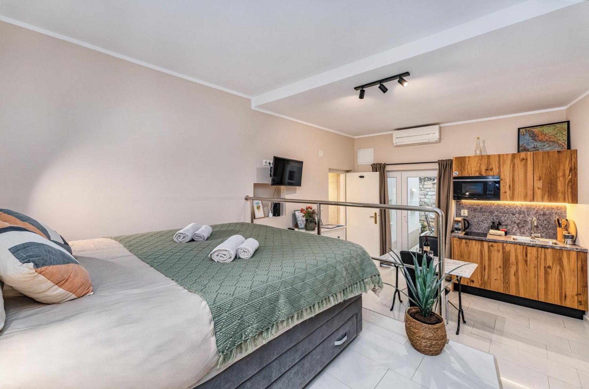 Samm Apartments 시베니크 외부 사진