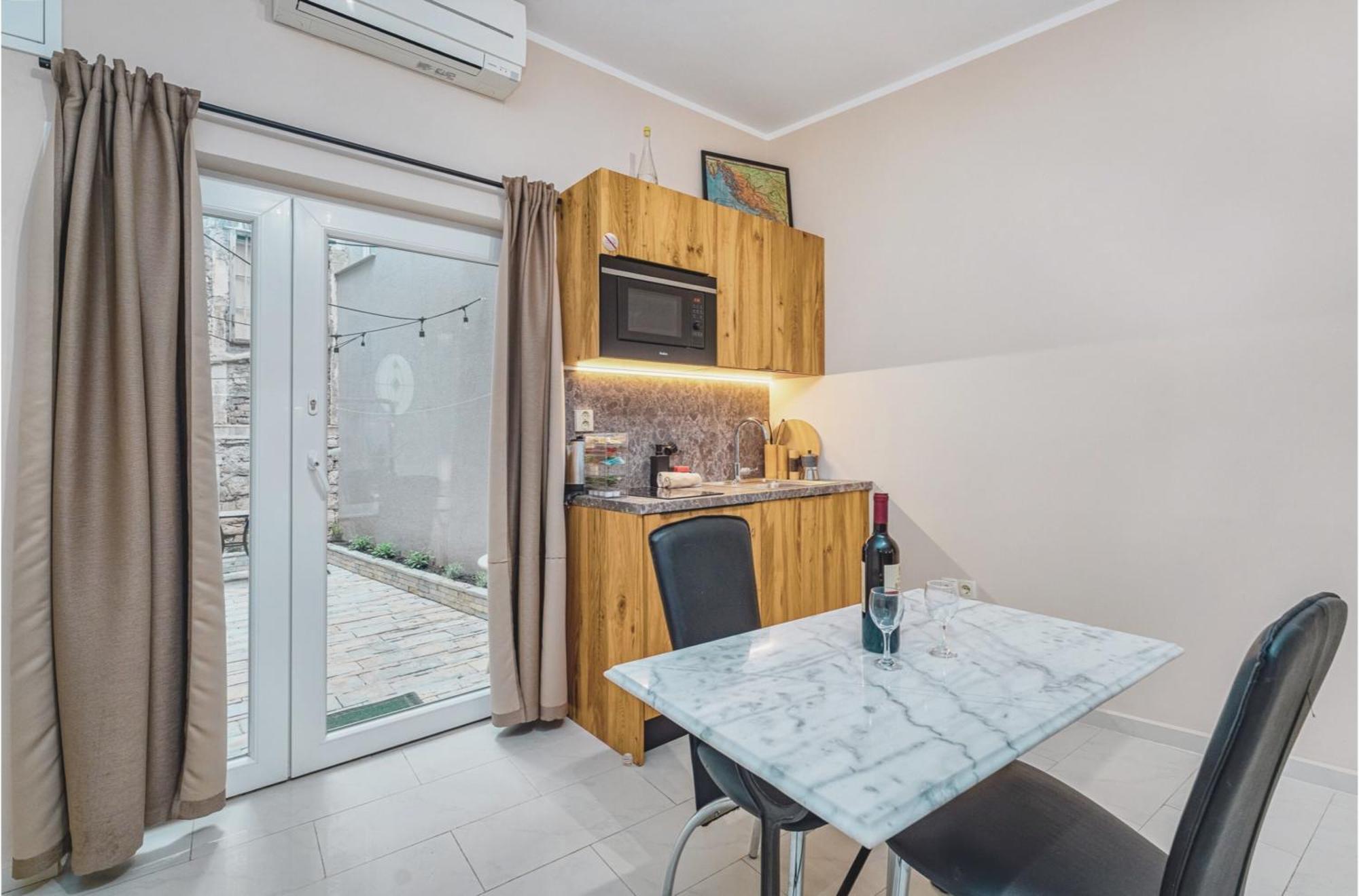 Samm Apartments 시베니크 외부 사진